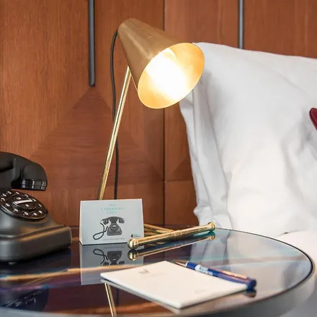 Отель Indigo - Palace Noordeinde By Ihg