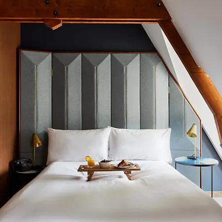 Отель Indigo - Palace Noordeinde By Ihg